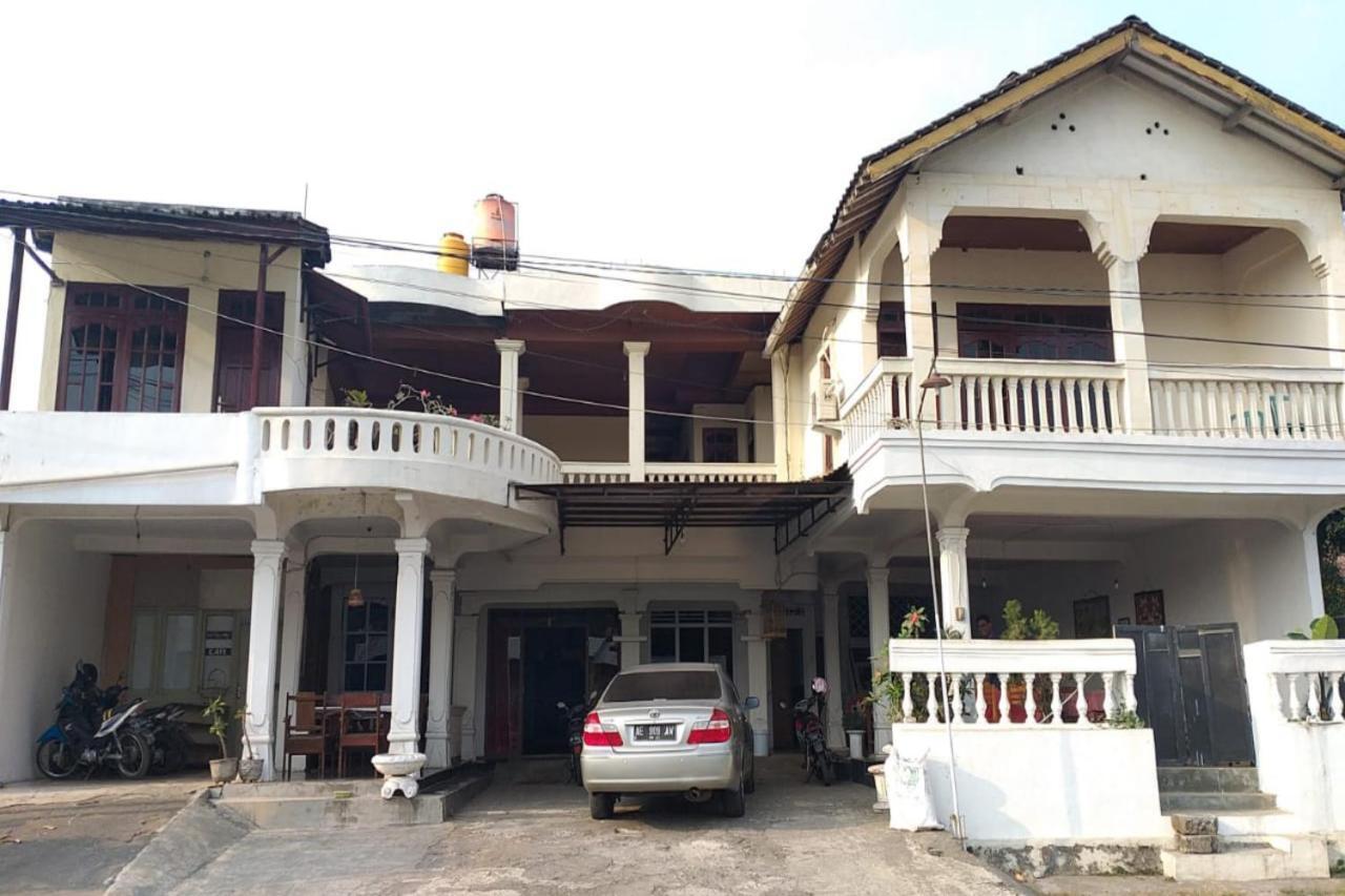 Oyo 1782 Lotus Residence Magelang Ngoại thất bức ảnh